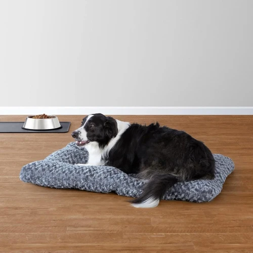 Amazon Basics Ultra-Soft Plush Cat & Dog Bed & Crate Pad – Cozy, Machine Washable Gray Cushion for Indoor Crates & Lounging (40x27x3.5 inches)